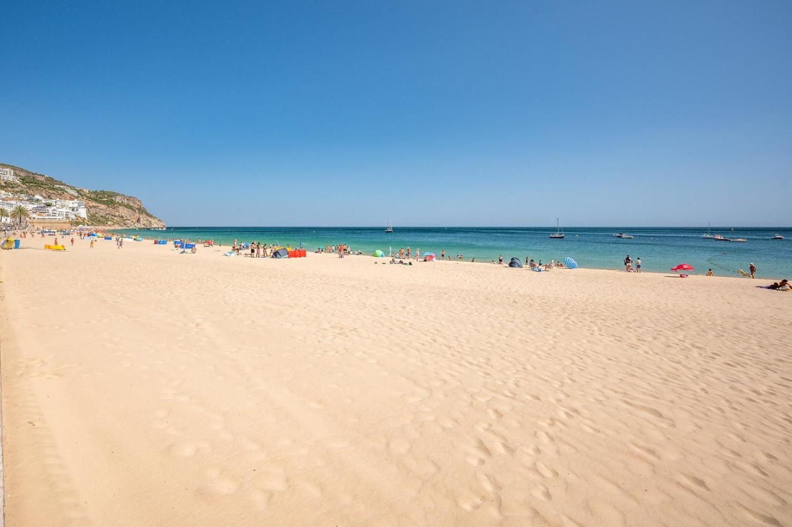 Apartamento Guestready - Beachfront Naufrago's Retreat 2 Sesimbra